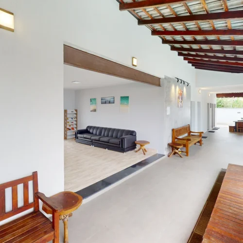 4TeMqXKwMy9-Living_Room