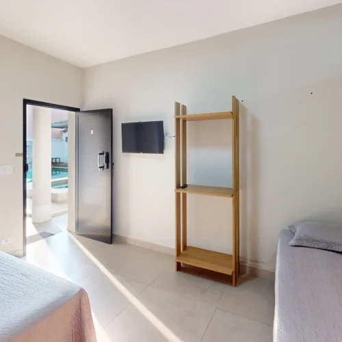 R3VjK3DfDKQ-Bedroom
