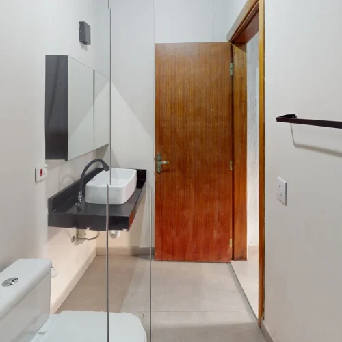 SKtM9afbtRt-Bathroom
