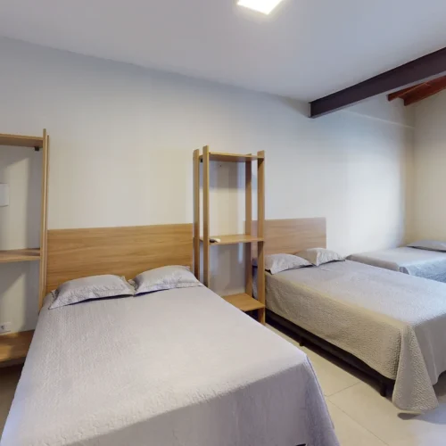 Uc3uPimop2o-Bedroom