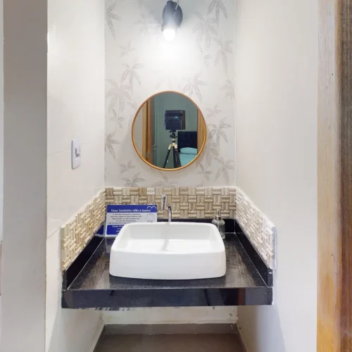 iN5eD3gfx2n-Bathroom